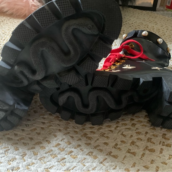 Gucci embroidered lace up boot with belt - Picture 2 of 2